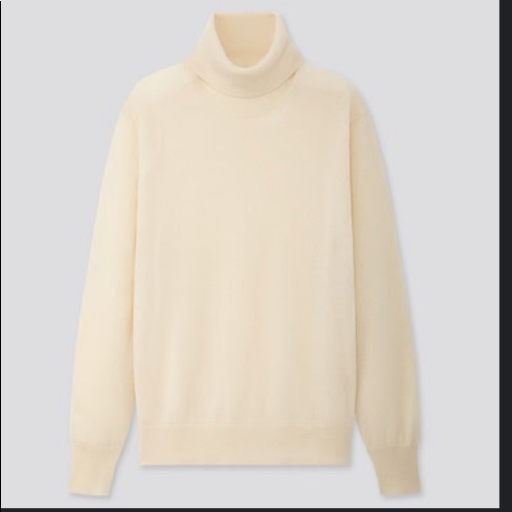 Uniqlo 100% cashmere turtleneck sweater - women’s size medium - off white color